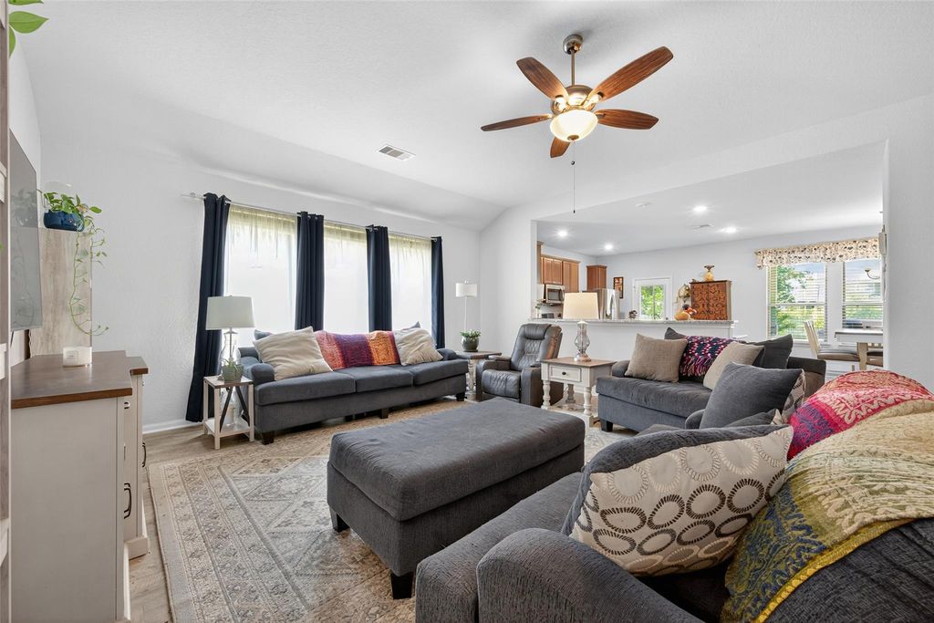 6207 Twin Fawns Drive, Conroe, TX 77303