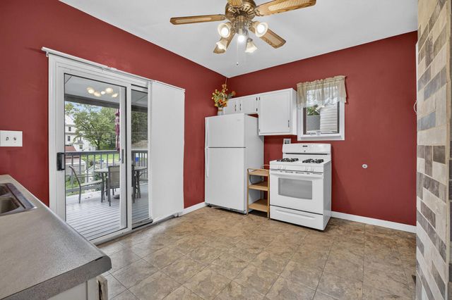 1550 W 15th Street, Davenport, IA 52804