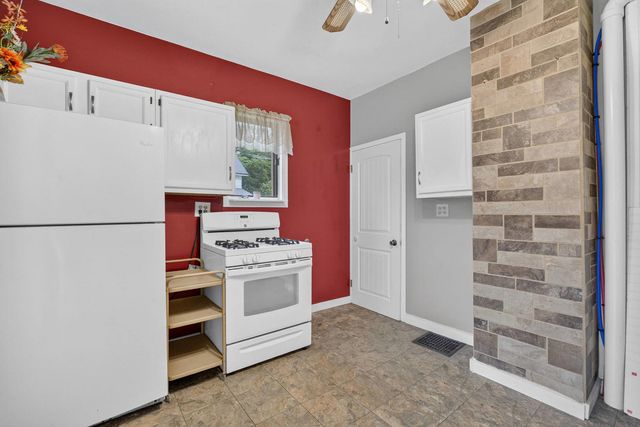 1550 W 15th Street, Davenport, IA 52804