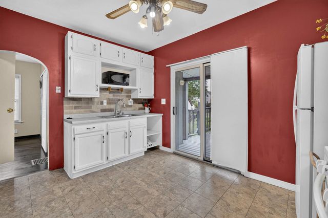 1550 W 15th Street, Davenport, IA 52804