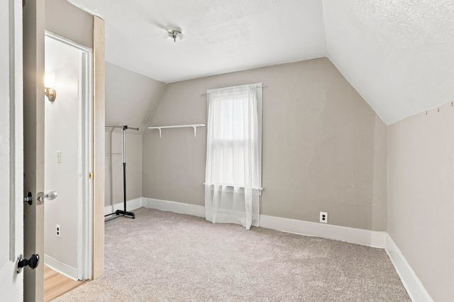 1550 W 15th Street, Davenport, IA 52804