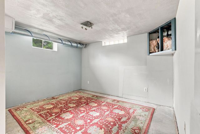 1550 W 15th Street, Davenport, IA 52804