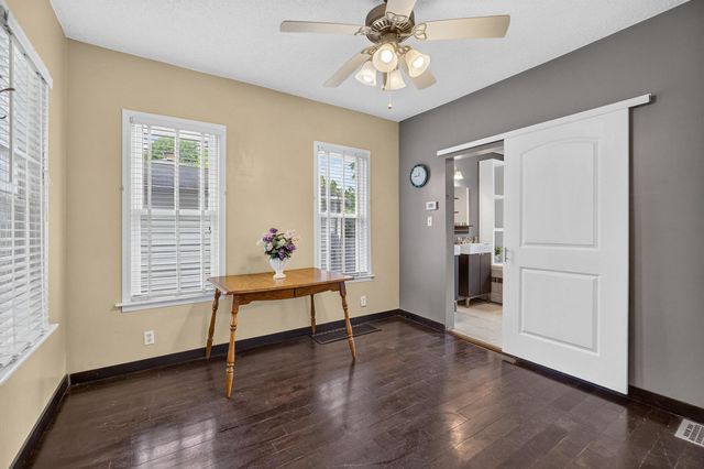 1550 W 15th Street, Davenport, IA 52804