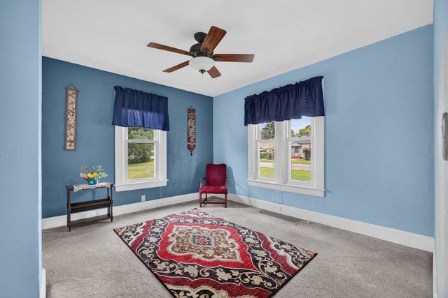 1550 W 15th Street, Davenport, IA 52804