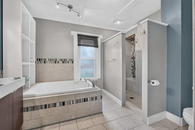 1550 W 15th Street, Davenport, IA 52804