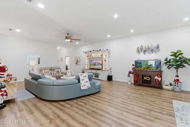 16427 MAGNOLIA GROVE Way, Jacksonville, FL 32218