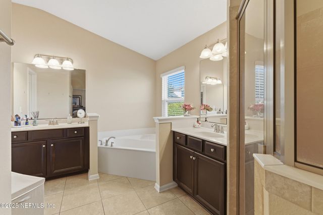 16427 MAGNOLIA GROVE Way, Jacksonville, FL 32218