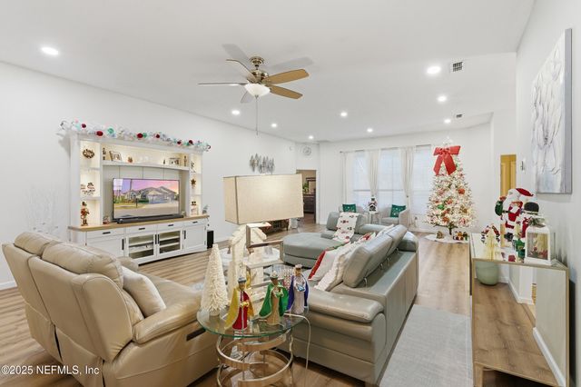 16427 MAGNOLIA GROVE Way, Jacksonville, FL 32218