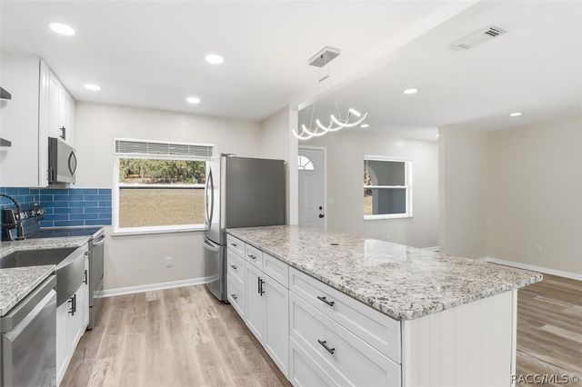 700 E Stratford Road, Lecanto, FL 34461