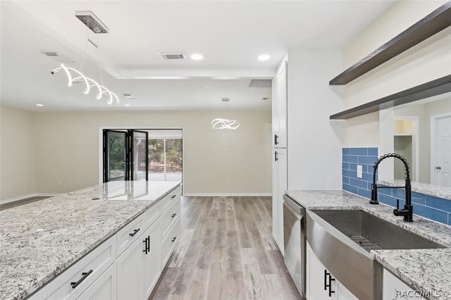 700 E Stratford Road, Lecanto, FL 34461