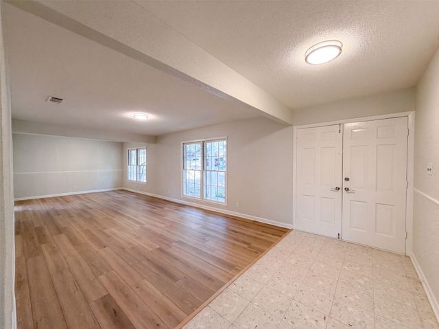 813 Wheelwood Drive, Hurst, TX 76053