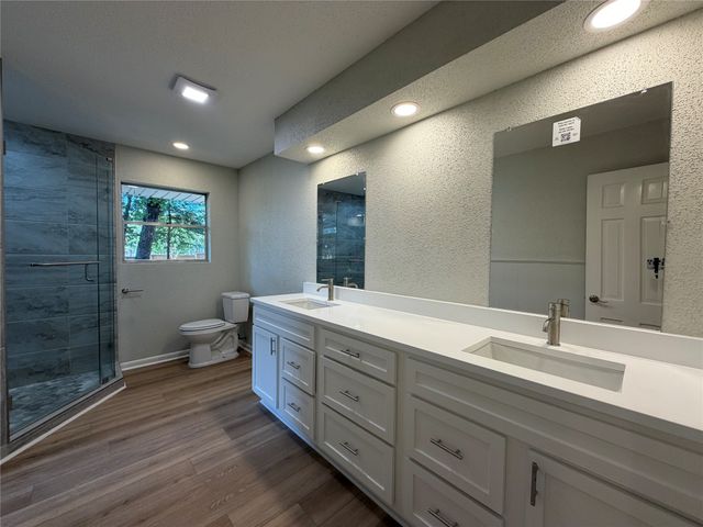 813 Wheelwood Drive, Hurst, TX 76053