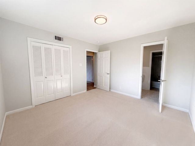813 Wheelwood Drive, Hurst, TX 76053