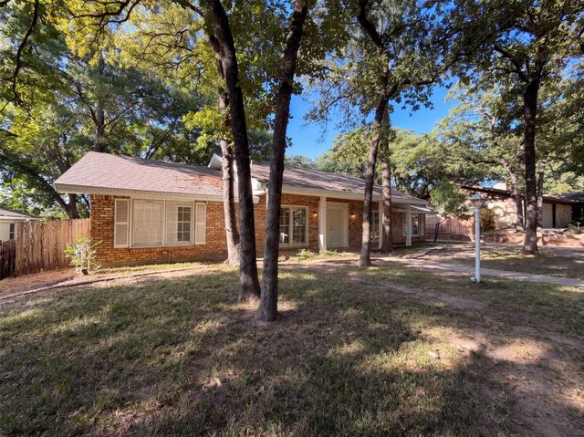 813 Wheelwood Drive, Hurst, TX 76053