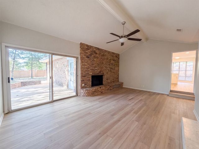 813 Wheelwood Drive, Hurst, TX 76053