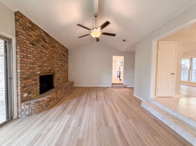 813 Wheelwood Drive, Hurst, TX 76053