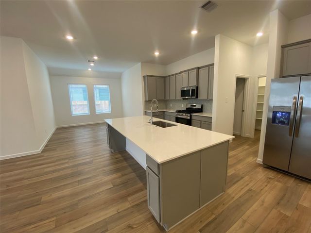 5507 Kingfish Drive, Baytown, TX 77521