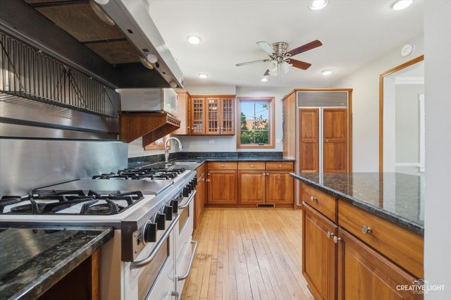 718 S Naperville Road, Wheaton, IL 60189