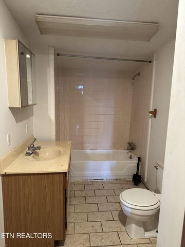 391 Genesis Rd, Crossville, TN 38555