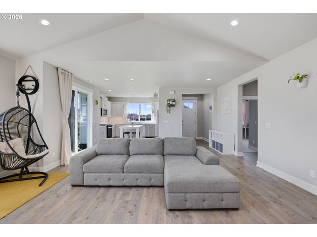 4522 Se 63RD Ave, Hillsboro, OR 97123