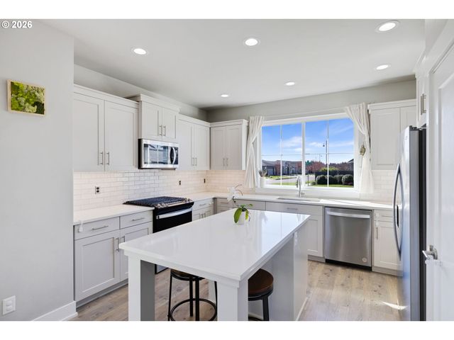 4522 Se 63RD Ave, Hillsboro, OR 97123