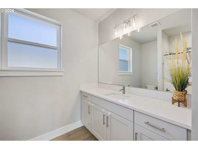 4522 Se 63RD Ave, Hillsboro, OR 97123