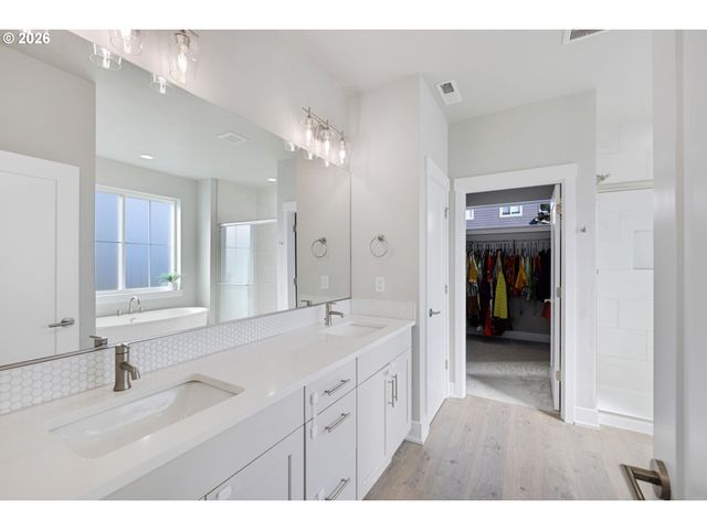 4522 Se 63RD Ave, Hillsboro, OR 97123