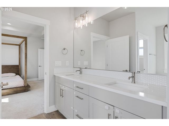 4522 Se 63RD Ave, Hillsboro, OR 97123