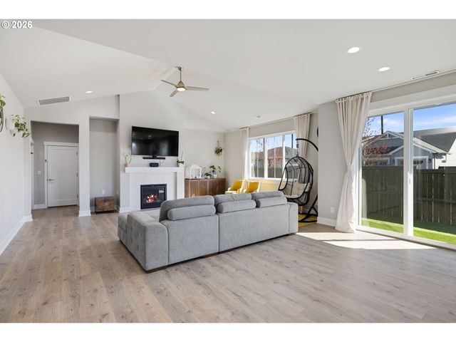 4522 Se 63RD Ave, Hillsboro, OR 97123