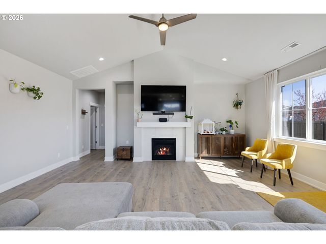 4522 Se 63RD Ave, Hillsboro, OR 97123