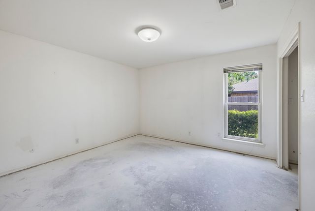 21 Crosslands Road, Benbrook, TX 76132
