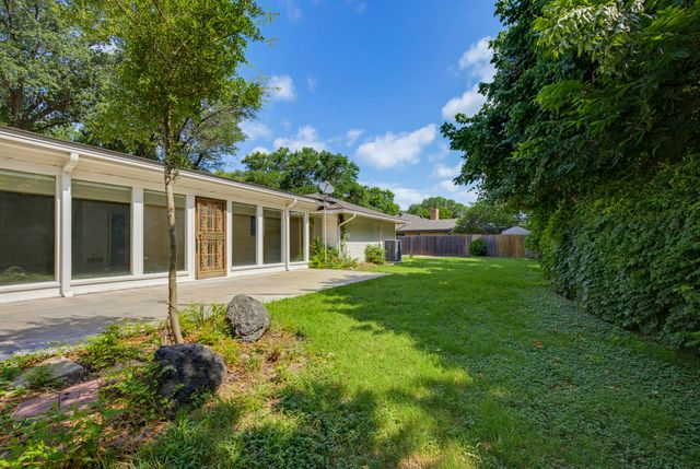 21 Crosslands Road, Benbrook, TX 76132