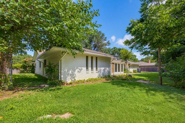21 Crosslands Road, Benbrook, TX 76132