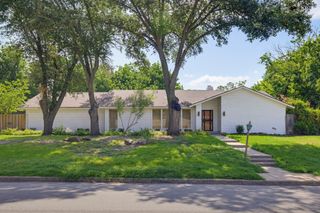 21 Crosslands Road, Benbrook, TX 76132
