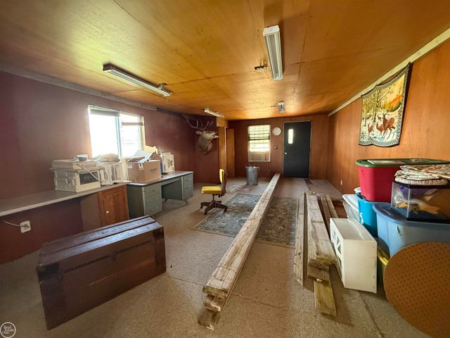 8473 Dixie Highway, Ira, MI 48023