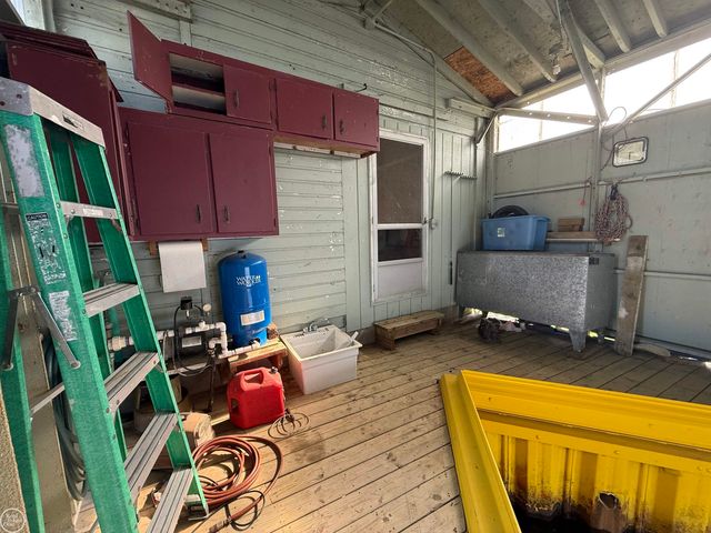 8473 Dixie Highway, Ira, MI 48023