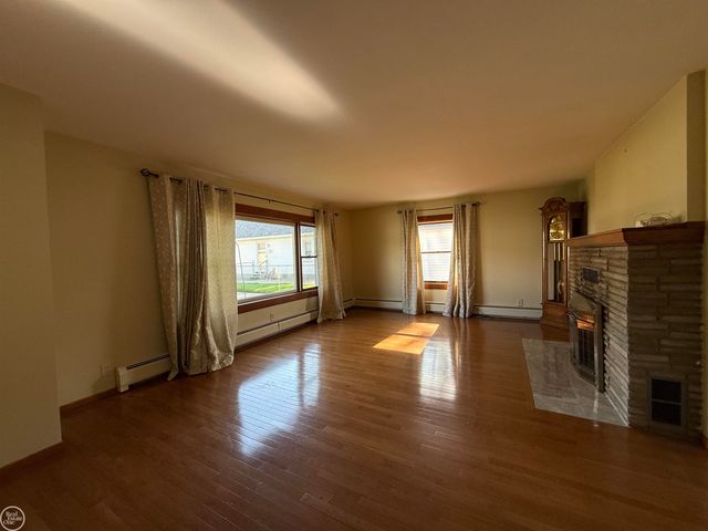 8473 Dixie Highway, Ira, MI 48023