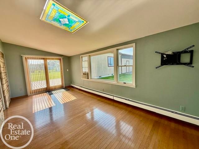 8473 Dixie Highway, Ira, MI 48023