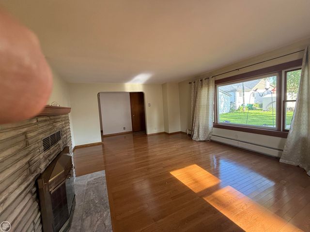 8473 Dixie Highway, Ira, MI 48023
