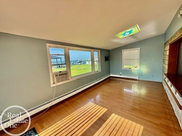 8473 Dixie Highway, Ira, MI 48023