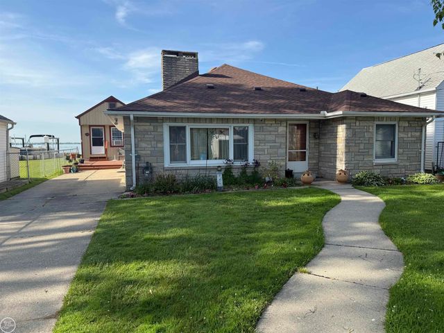 8473 Dixie Highway, Ira, MI 48023