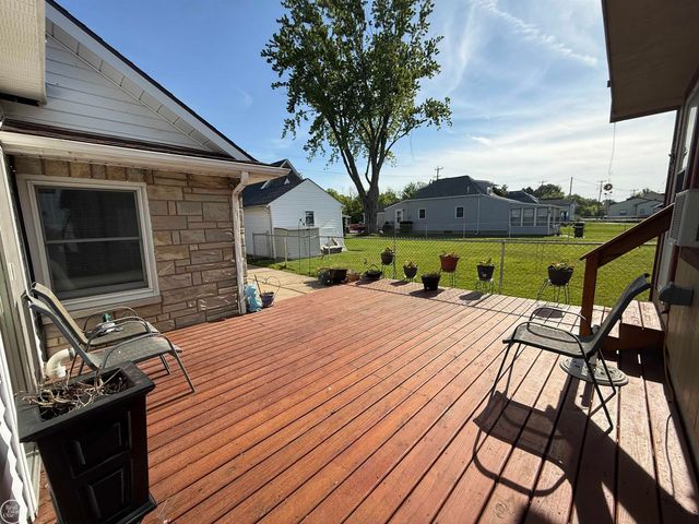 8473 Dixie Highway, Ira, MI 48023
