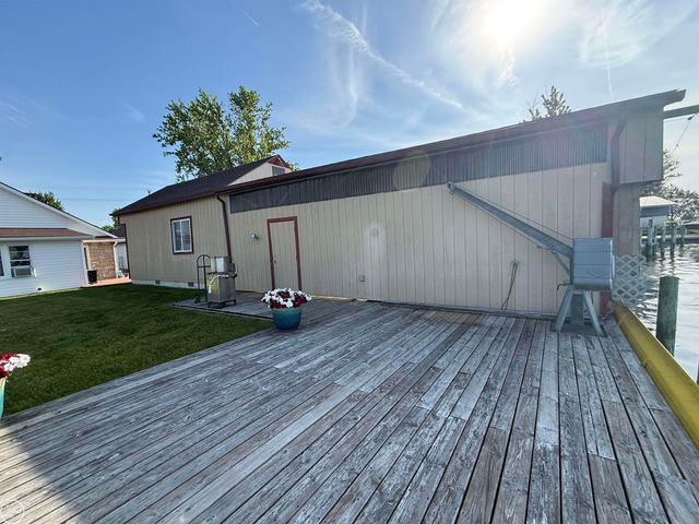 8473 Dixie Highway, Ira, MI 48023