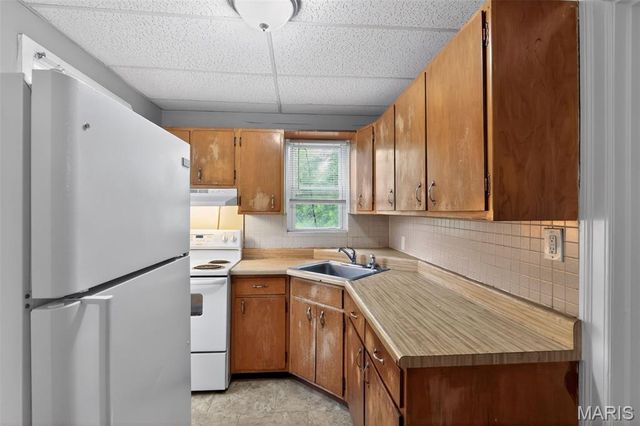 321 Henquin Drive, St Louis, MO 63135