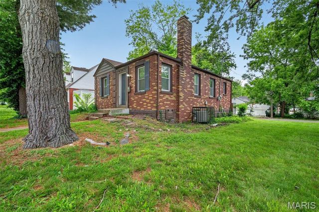 321 Henquin Drive, St Louis, MO 63135