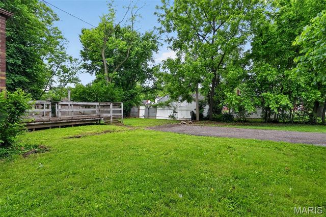 321 Henquin Drive, St Louis, MO 63135