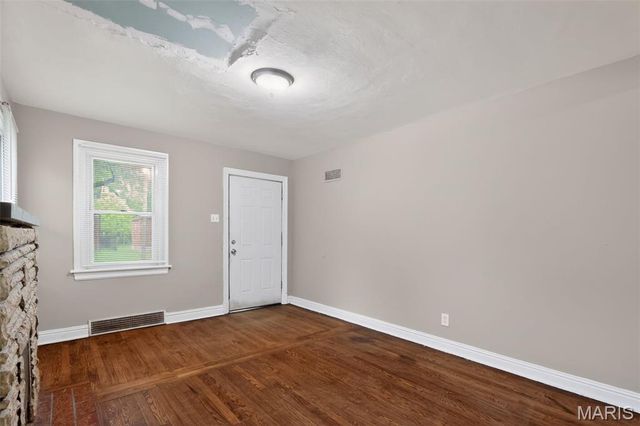 321 Henquin Drive, St Louis, MO 63135