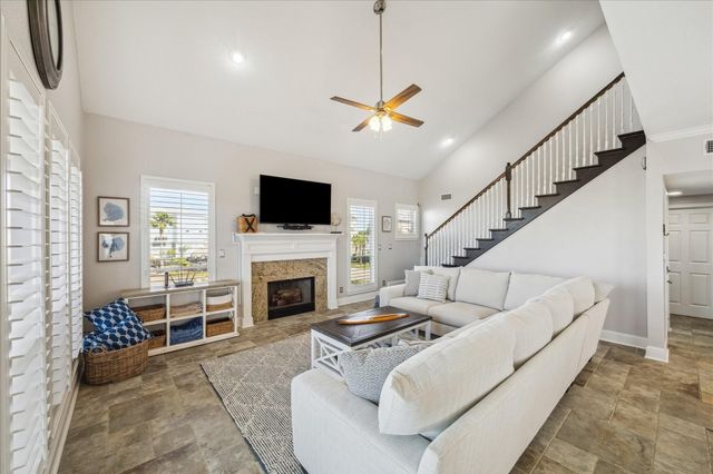 519 Westerly Drive, Tiki Island, TX 77554