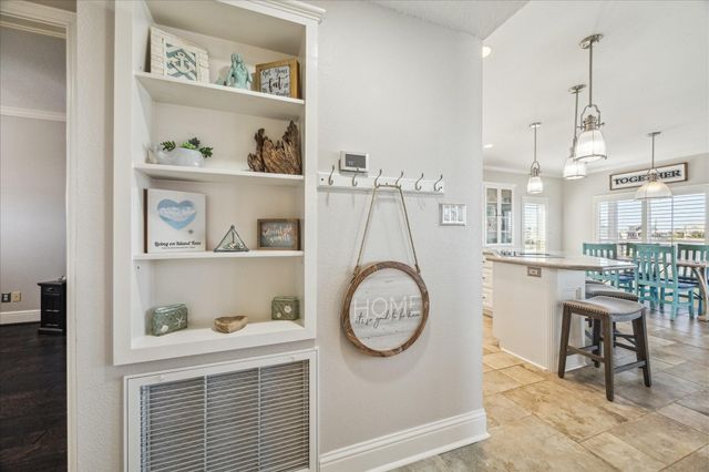 519 Westerly Drive, Tiki Island, TX 77554