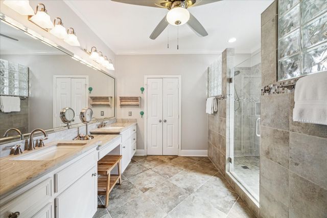 519 Westerly Drive, Tiki Island, TX 77554